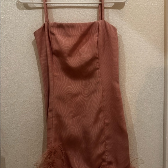 LPA sadie dress with chic fur trim - Picture 7 of 10